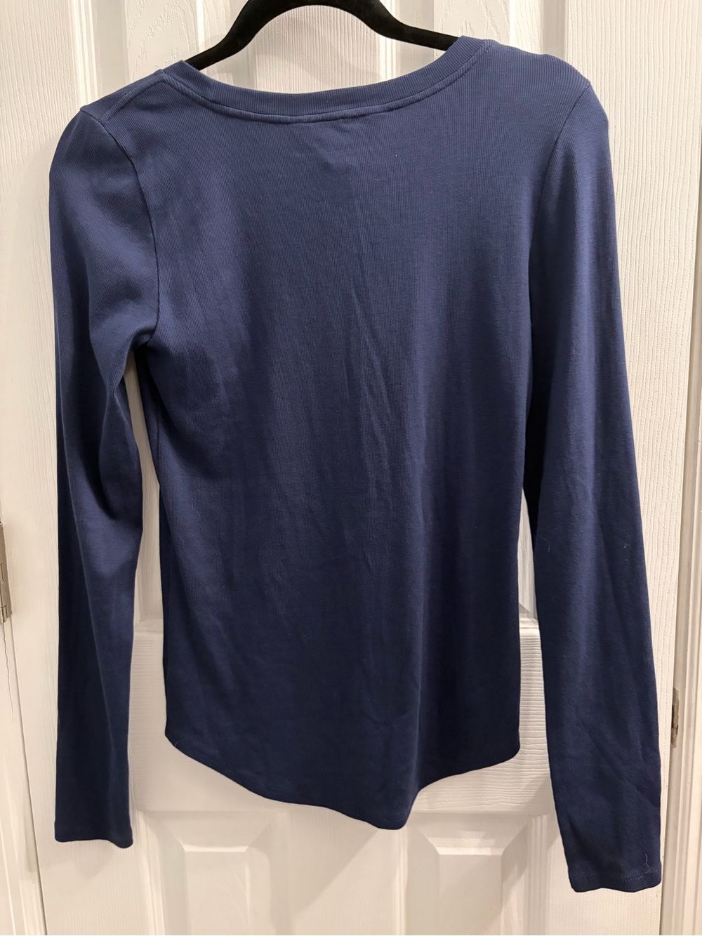 Lilly Pulitzer Basic Long Sleeve Tee Shirt Navy - Picture 4 of 6